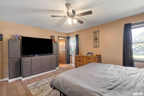 Tiny photo for 1324 13TH Avenue N, Clinton, IA 52732 (MLS # QC4268802)