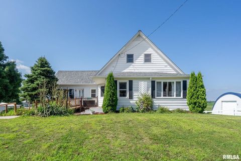 Photo of 1324 13TH Avenue N, Clinton, IA 52732 (MLS # QC4268802)