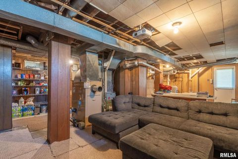 Tiny photo for 1324 13TH Avenue N, Clinton, IA 52732 (MLS # QC4268802)