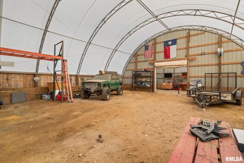 Tiny photo for 1324 13TH Avenue N, Clinton, IA 52732 (MLS # QC4268802)