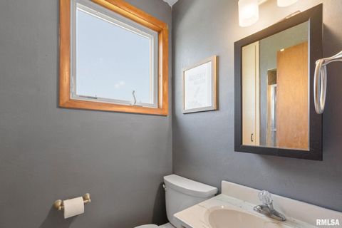 Tiny photo for 1324 13TH Avenue N, Clinton, IA 52732 (MLS # QC4268802)