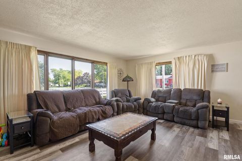 Tiny photo for 1324 13TH Avenue N, Clinton, IA 52732 (MLS # QC4268802)