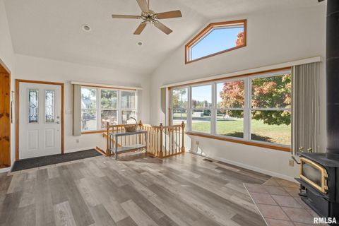 Tiny photo for 1324 13TH Avenue N, Clinton, IA 52732 (MLS # QC4268802)