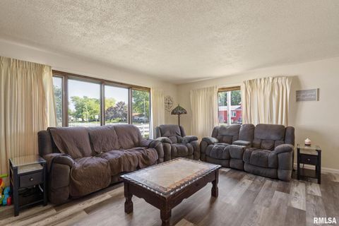 Tiny photo for 1324 13TH Avenue N, Clinton, IA 52732 (MLS # QC4268802)