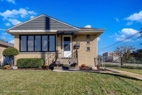 Photo of 4401 N Osage Avenue, Norridge, IL 60706 (MLS # 12787939)