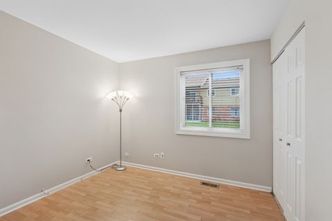 Tiny photo for 724 Maplewood Court #34-B, Willowbrook, IL 60527 (MLS # 12519763)