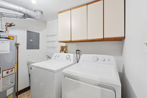 Tiny photo for 724 Maplewood Court #34-B, Willowbrook, IL 60527 (MLS # 12519763)