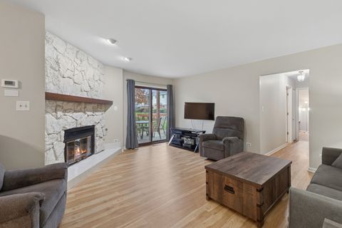 Tiny photo for 724 Maplewood Court #34-B, Willowbrook, IL 60527 (MLS # 12519763)