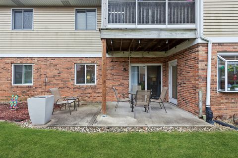 Tiny photo for 724 Maplewood Court #34-B, Willowbrook, IL 60527 (MLS # 12519763)