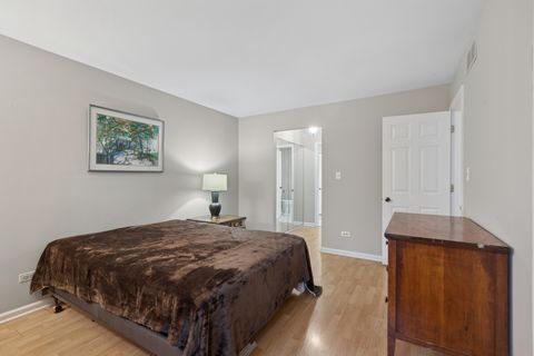 Tiny photo for 724 Maplewood Court #34-B, Willowbrook, IL 60527 (MLS # 12519763)