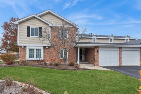 Tiny photo for 724 Maplewood Court #34-B, Willowbrook, IL 60527 (MLS # 12519763)