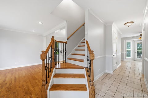 Tiny photo for 900 White Oak Drive, North Aurora, IL 60542 (MLS # 12725918)