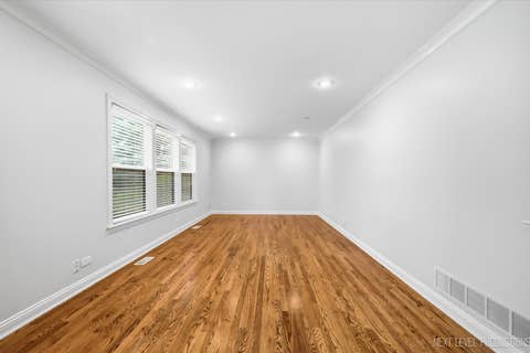 Tiny photo for 900 White Oak Drive, North Aurora, IL 60542 (MLS # 12725918)