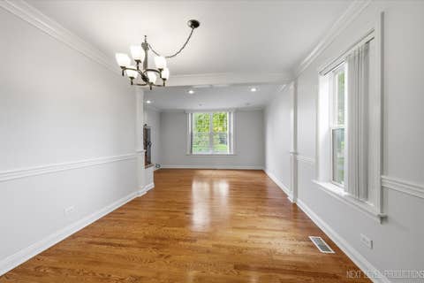 Tiny photo for 900 White Oak Drive, North Aurora, IL 60542 (MLS # 12725918)