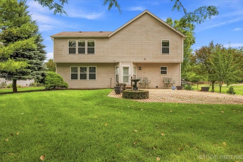 Tiny photo for 900 White Oak Drive, North Aurora, IL 60542 (MLS # 12725918)