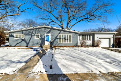 Photo of 648 E Lincoln Street, Palatine, IL 60074 (MLS # 12591091)
