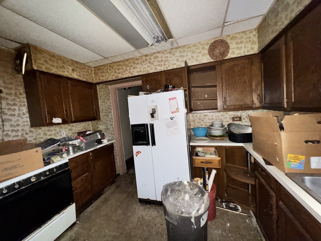 1335 W 110th Place