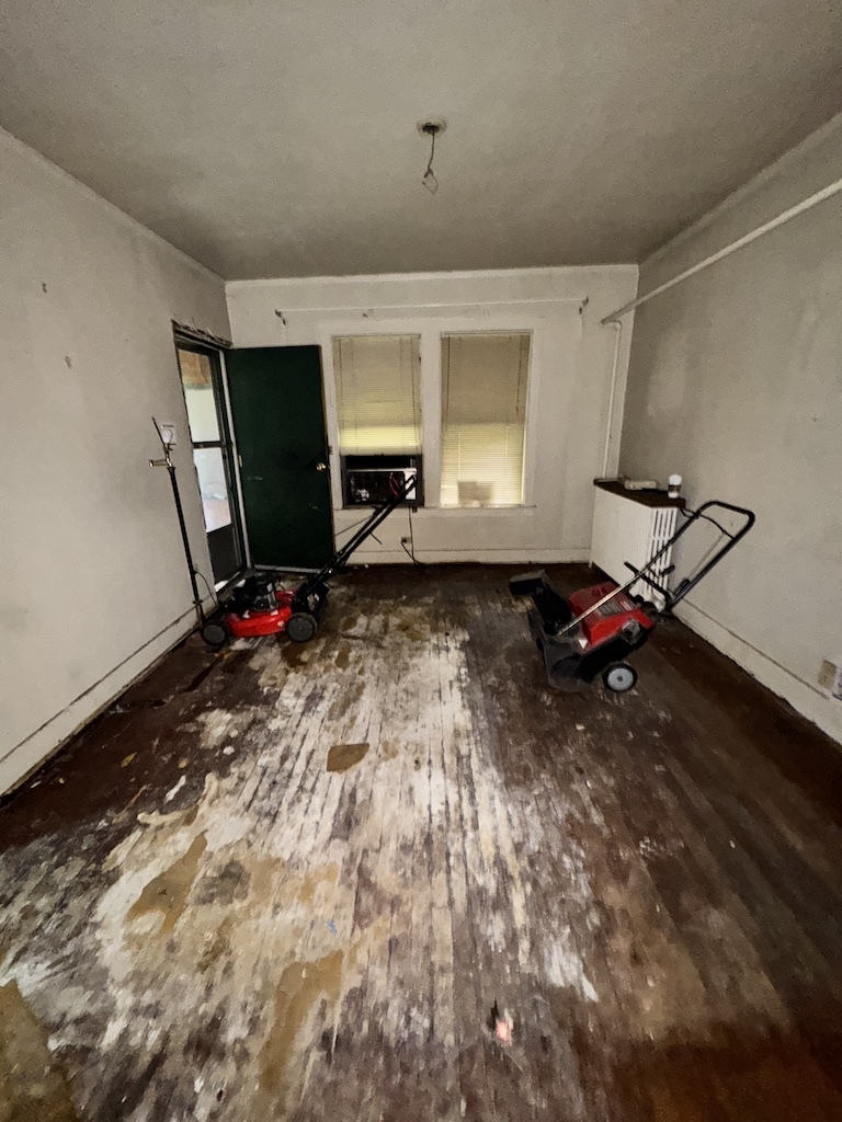 1335 W 110th Place