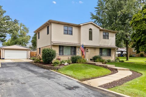 Tiny photo for 7112 W 114th Place, Worth, IL 60482 (MLS # 12451629)