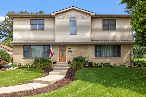 Photo of 7112 W 114th Place, Worth, IL 60482 (MLS # 12451629) Photo of 7112 W 114th Place, Worth, IL 60482 (MLS # 12451629)