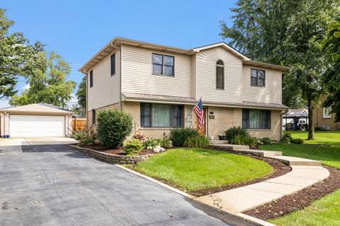 Tiny photo for 7112 W 114th Place, Worth, IL 60482 (MLS # 12451629)