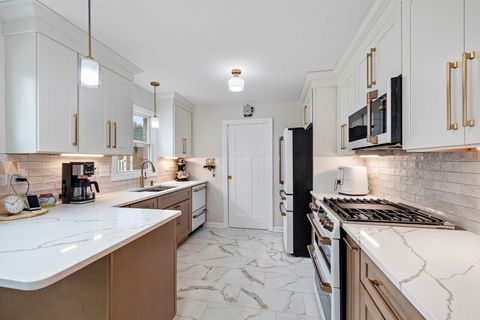 Tiny photo for 7112 W 114th Place, Worth, IL 60482 (MLS # 12451629)