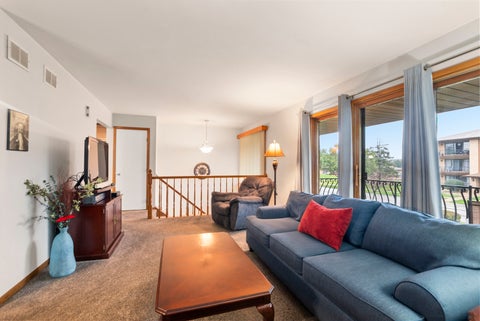 Tiny photo for 16044 Eagle Ridge Drive, Tinley Park, IL 60477 (MLS # 12743430)