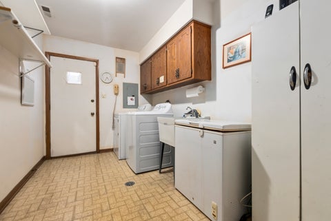 Tiny photo for 16044 Eagle Ridge Drive, Tinley Park, IL 60477 (MLS # 12743430)