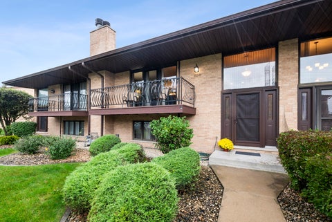 Tiny photo for 16044 Eagle Ridge Drive, Tinley Park, IL 60477 (MLS # 12743430)