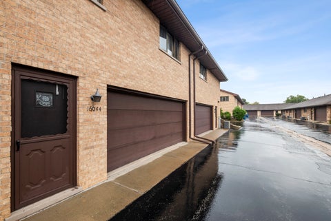 Tiny photo for 16044 Eagle Ridge Drive, Tinley Park, IL 60477 (MLS # 12743430)
