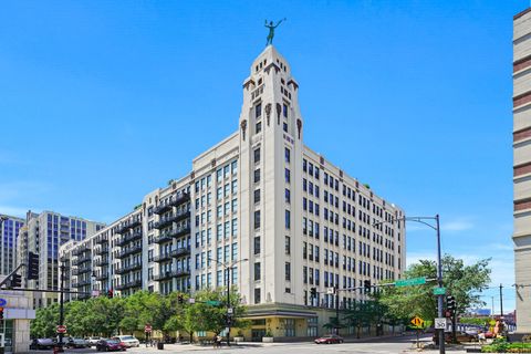 Photo of 758 N Larrabee Street #514, Chicago, IL 60654 (MLS # 12652004)