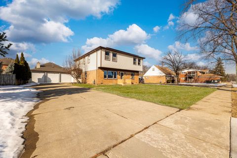 Tiny photo for 7920 Natoma Avenue, Burbank, IL 60459 (MLS # 12595114)