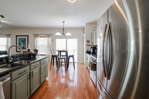 Tiny photo for 7 Michael Court, Lake In The Hills, IL 60156 (MLS # 12510784)