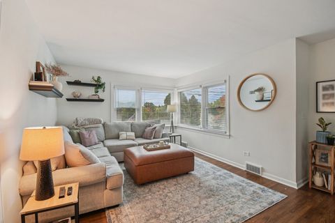 Tiny photo for 1024 Blanchard Street, Downers Grove, IL 60516 (MLS # 12503342)