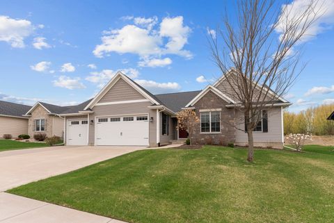 Tiny photo for 4937 Lakeside Drive, Bettendorf, IA 52722 (MLS # 12612425)