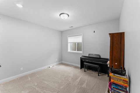 Tiny photo for 4937 Lakeside Drive, Bettendorf, IA 52722 (MLS # 12612425)