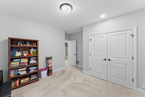 Tiny photo for 4937 Lakeside Drive, Bettendorf, IA 52722 (MLS # 12612425)