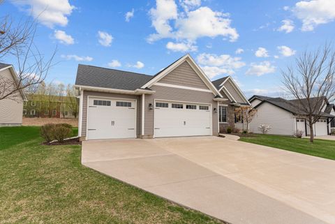 Tiny photo for 4937 Lakeside Drive, Bettendorf, IA 52722 (MLS # 12612425)