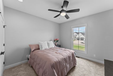 Tiny photo for 4937 Lakeside Drive, Bettendorf, IA 52722 (MLS # 12612425)