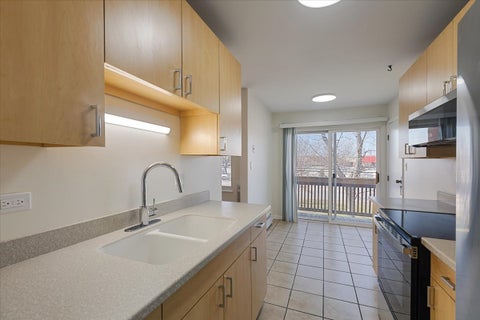 Tiny photo for 701 S Elmhurst Road #H, Des Plaines, IL 60016 (MLS # 12771890)