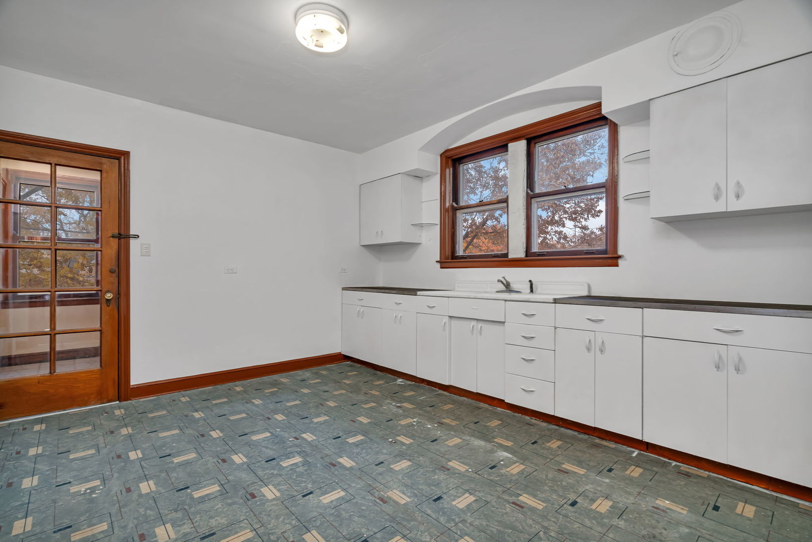 6937 S California Avenue