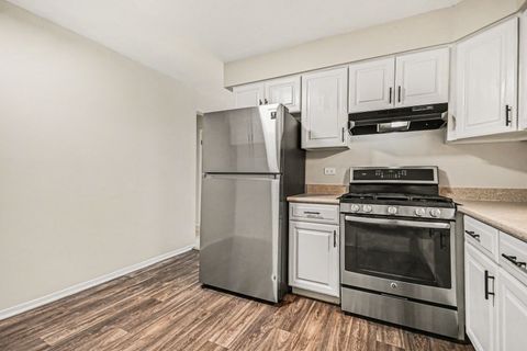 Tiny photo for 1320 Lore Lane #107B, Lombard, IL 60148 (MLS # 12604142)