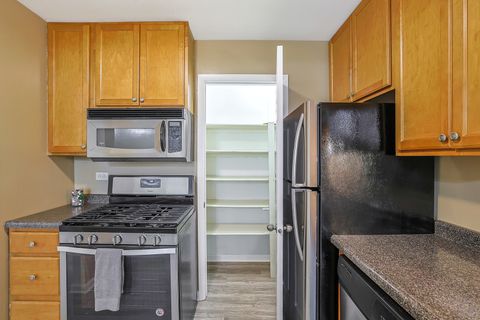 Tiny photo for 402 Sandalwood Lane #C1, Schaumburg, IL 60193 (MLS # 12558832)