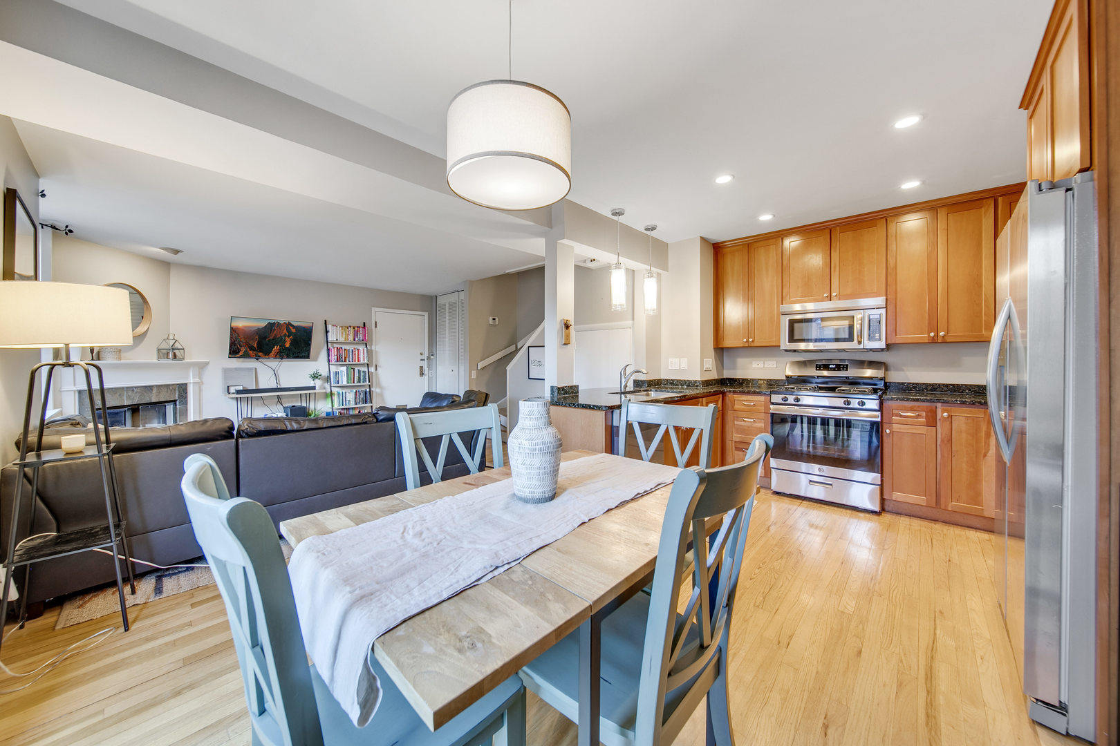 2145 N Lincoln Avenue