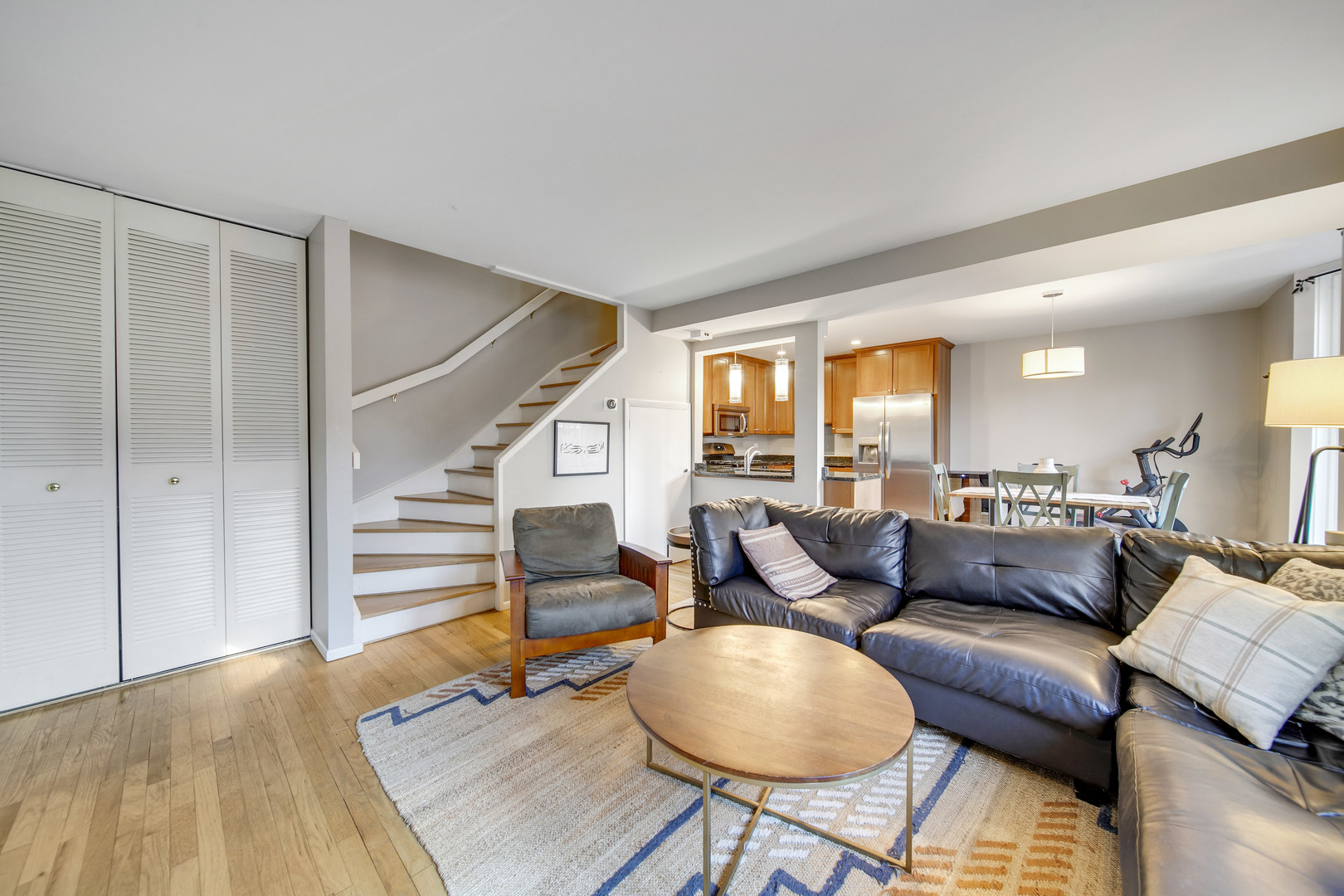 2145 N Lincoln Avenue