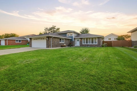 Tiny photo for 10548 S Tod Drive, Palos Hills, IL 60465 (MLS # 12766019)