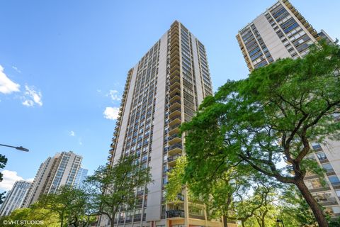 Tiny photo for 1355 N Sandburg Terrace #2201D, Chicago, IL 60610 (MLS # 12574169)