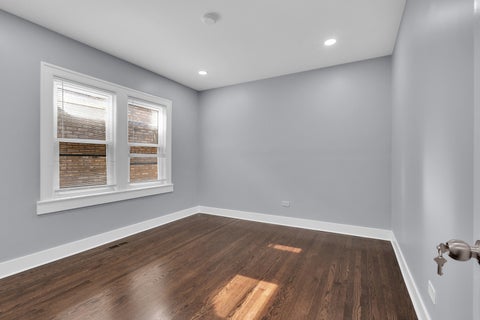 Tiny photo for 2539 W Morse Avenue, Chicago, IL 60645 (MLS # 12764133)