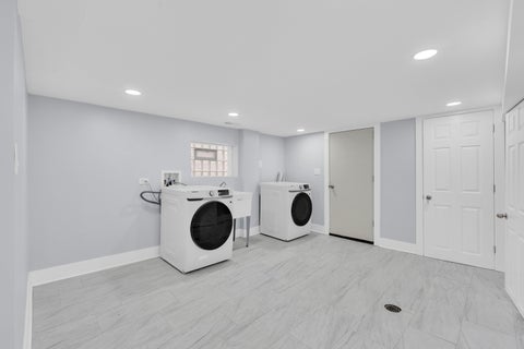 Tiny photo for 2539 W Morse Avenue, Chicago, IL 60645 (MLS # 12764133)