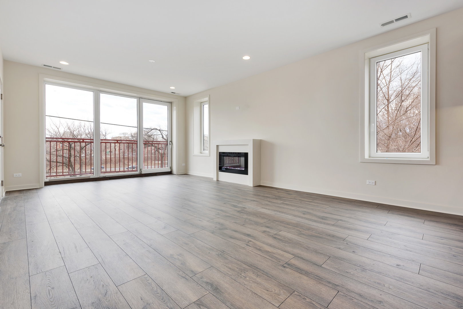 2824 W VAN BUREN Street 201